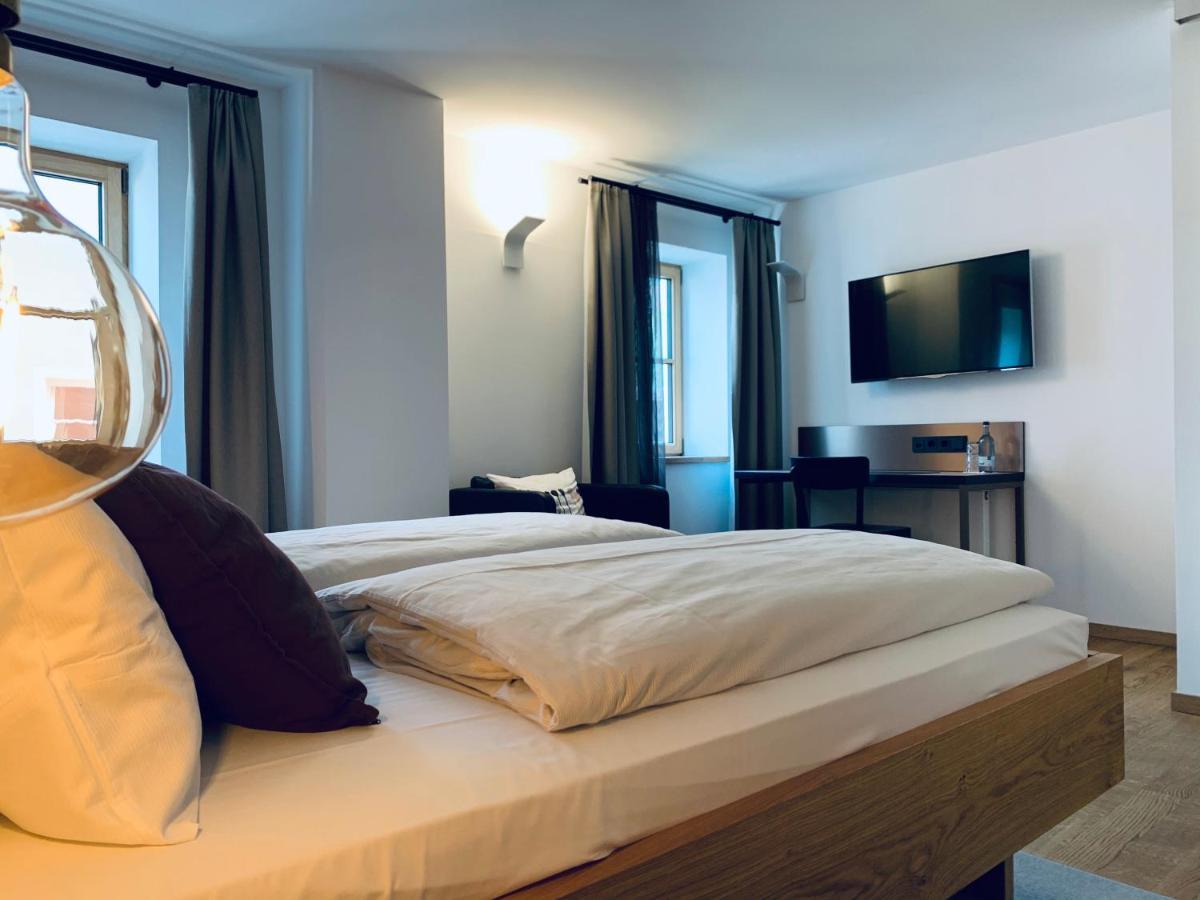 Stadthotel Kachelofen 크룸바흐 외부 사진