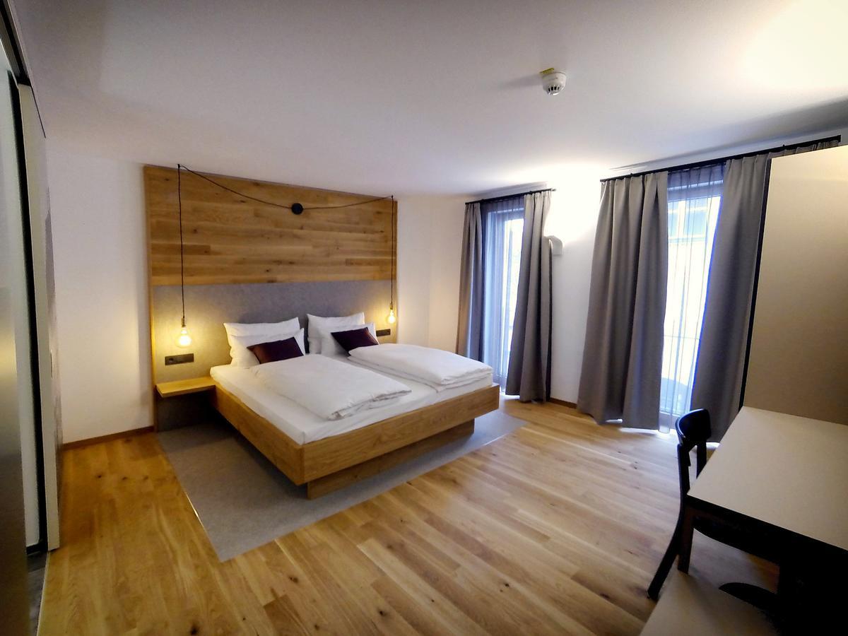 Stadthotel Kachelofen 크룸바흐 외부 사진