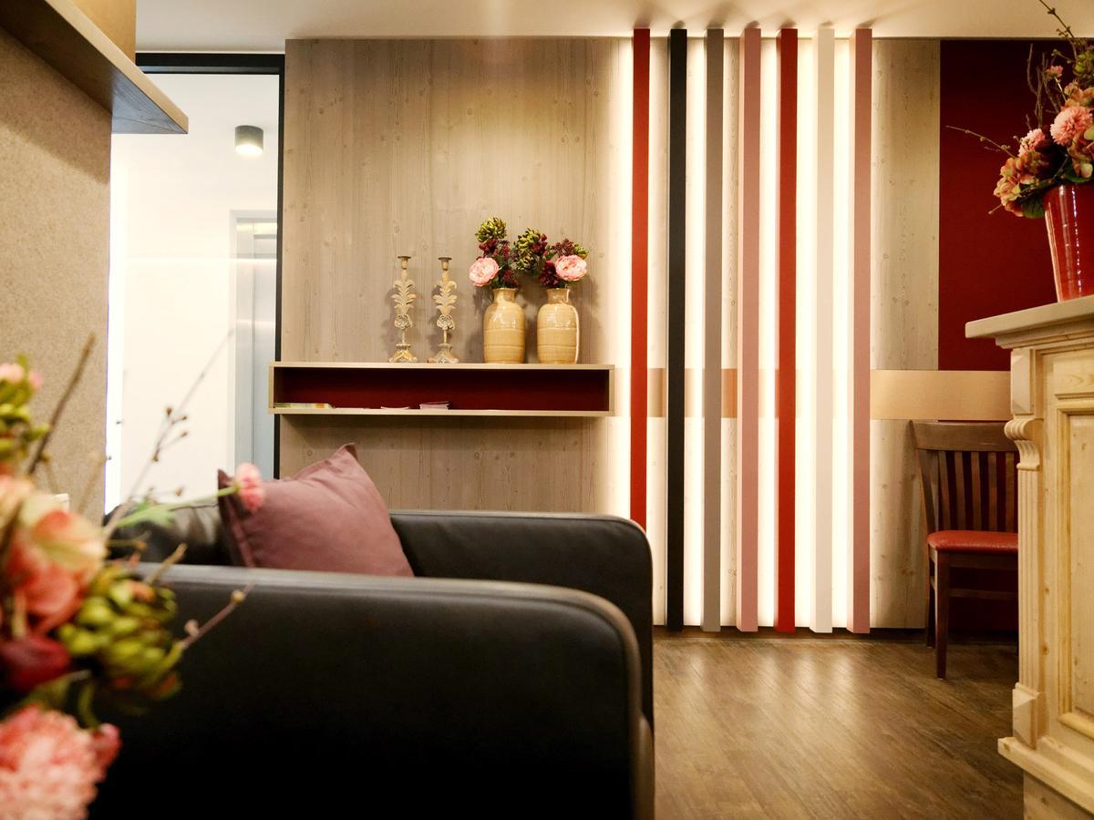 Stadthotel Kachelofen 크룸바흐 외부 사진